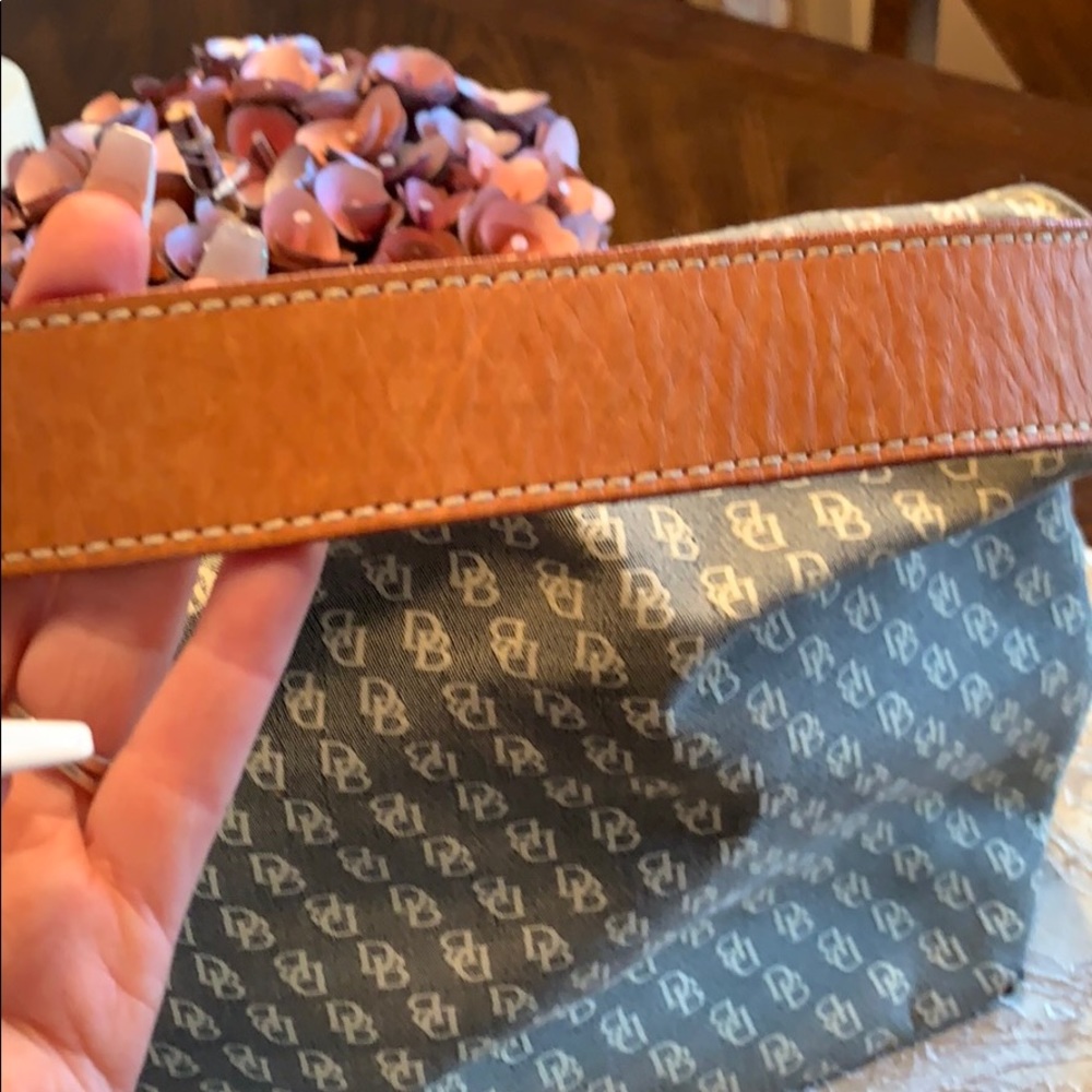 9x141/2” Dooney & Bourke Shoulder Bag - Picture 3 of 16